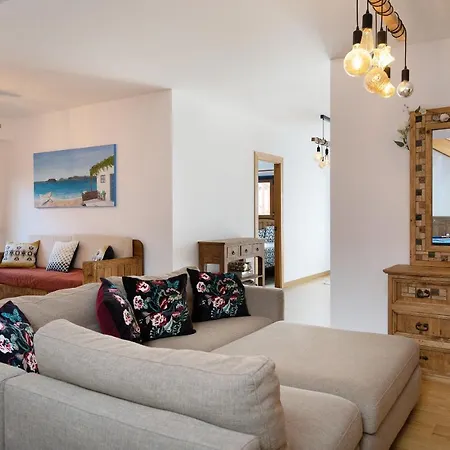 Peaky Villa